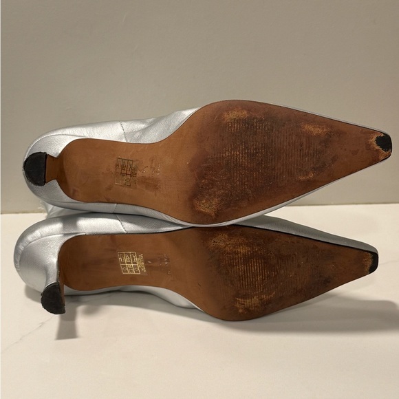 Angel Alarcon Pointed-Toe Kitten-Heel Boots - Picture 14 of 15